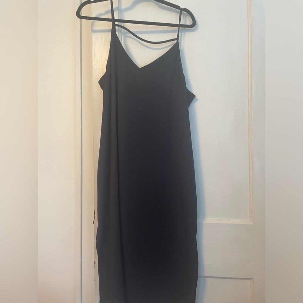 New with tags h&m dark navy almost black straight dress